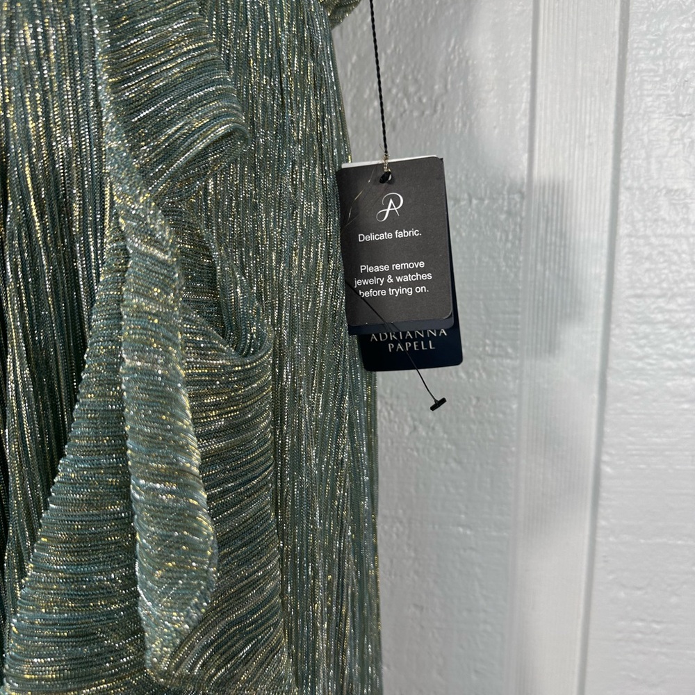 Adrianna Papell Women’s Pleated Green Metallic Short Sleeve Gown Size 4 NWOT - Picture 5 of 12